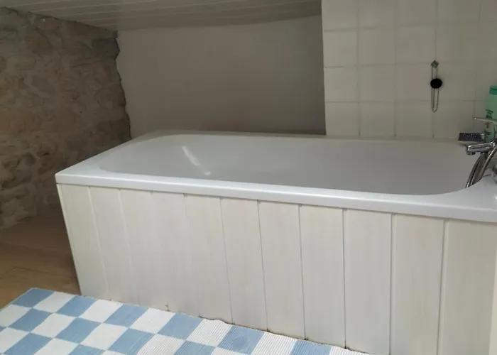 Chez Marie * Saint-Martin-de-Lerm